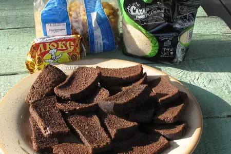 Квас из ржаных сухарей: шаг 1