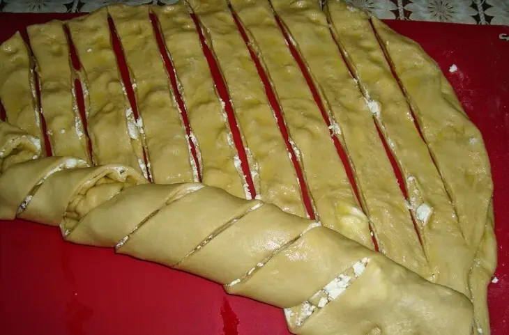 Болгарская месеница или масленица с брынзой: шаг 1
