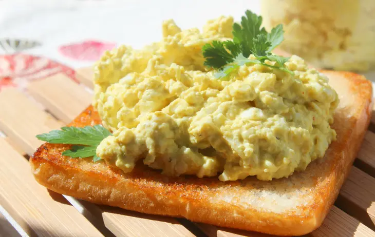 Вкуснейшая яичная паста-намазка на пикник, на дачу и просто так: шаг 5