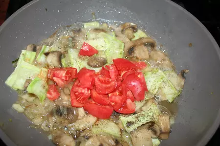 Макароны с грибами и кабачками: шаг 5