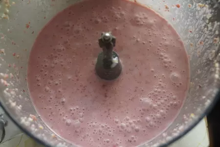 Смузи "миндальная клубника": шаг 5