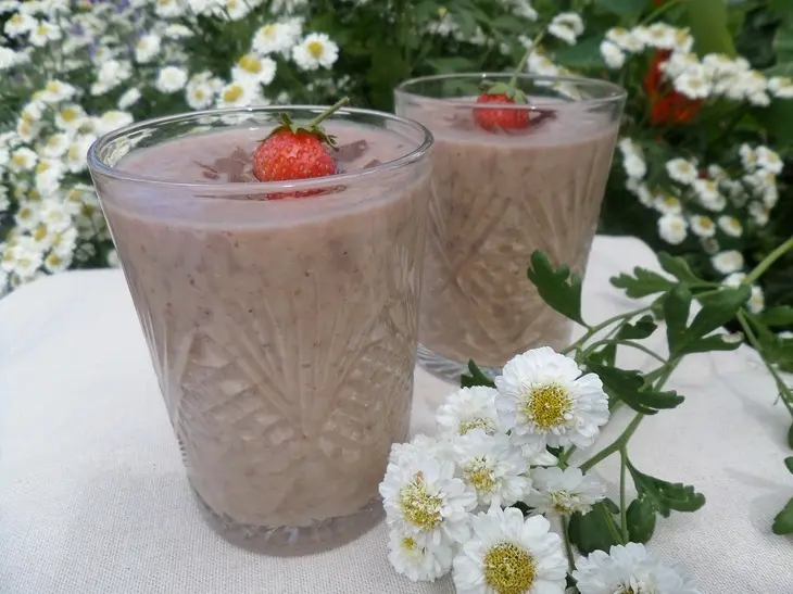 Смузи с клубникой, бананом и мюсли: шаг 6