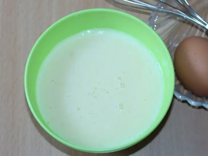 Ореховые оладьи с малиновым соусом: шаг 4