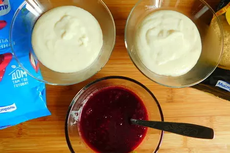 Манная каша с ягодным соусом: шаг 4