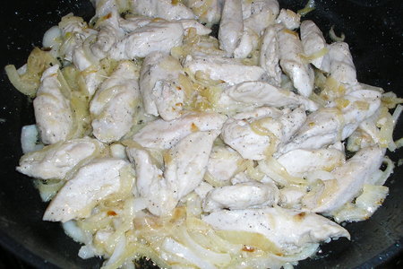 Куриные грудки в луково-сырном соусе: шаг 2