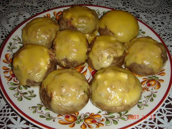 Шампиньоны фаршированные: шаг 4