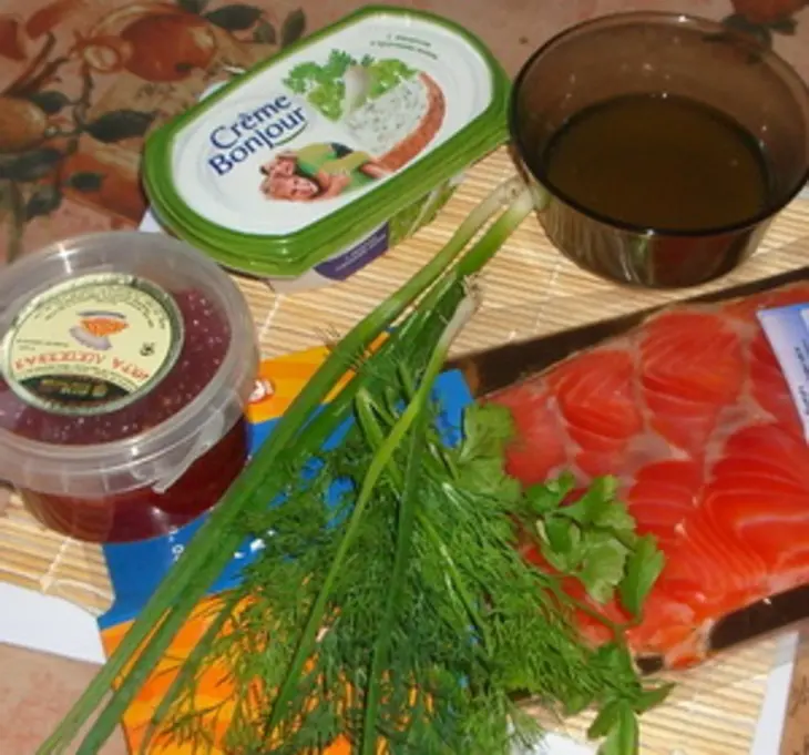 Закусочный рулет из красной рыбы: шаг 1