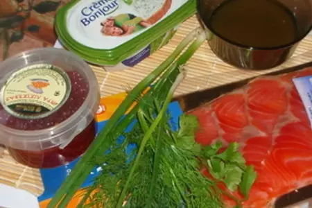 Закусочный рулет из красной рыбы: шаг 1