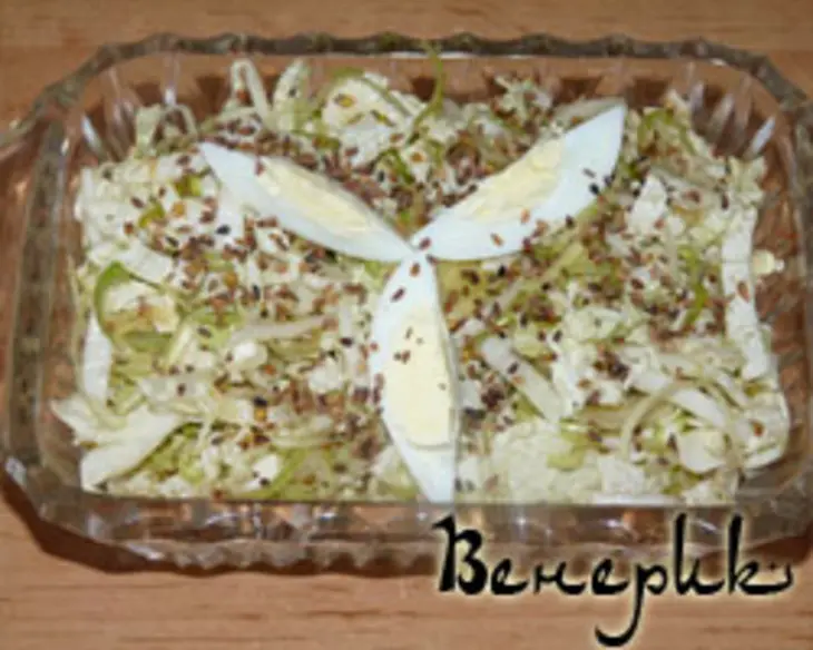 Салат из китайской капусты с луком-пореем: шаг 5
