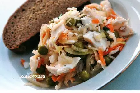 Салат из судака и капусты.: шаг 6