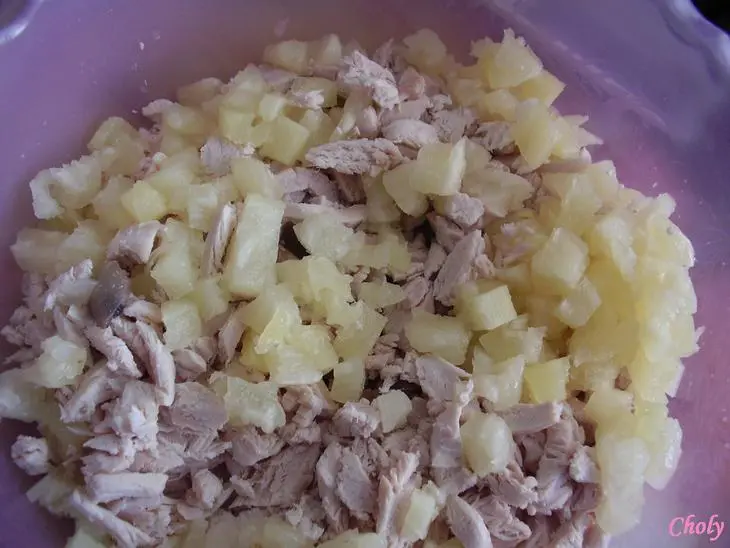 Салат из домашней птицы с ананасом и спаржей: шаг 5