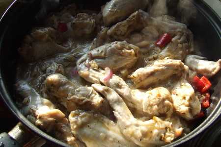 Куриные крылышки маринованные и приготовленные на сковороде: шаг 2