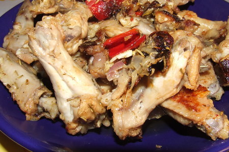 Куриные крылышки маринованные и приготовленные на сковороде: шаг 3