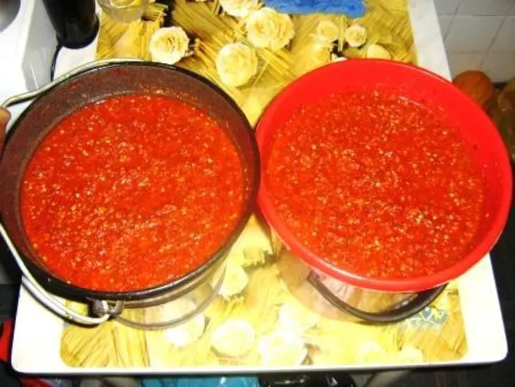 Аджика без кипячения: шаг 1