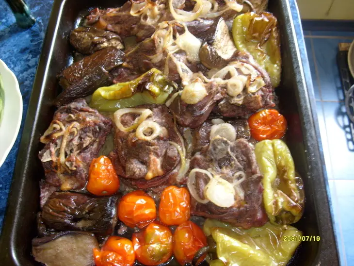 Запеченная баранина с розмарином и овощами: шаг 5