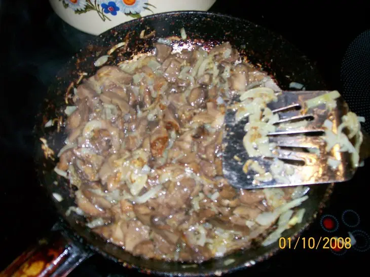 Грибной супчик с клецками и сыром: шаг 2