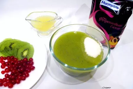 Фруктовый лед "киви с красной смородиной": шаг 2