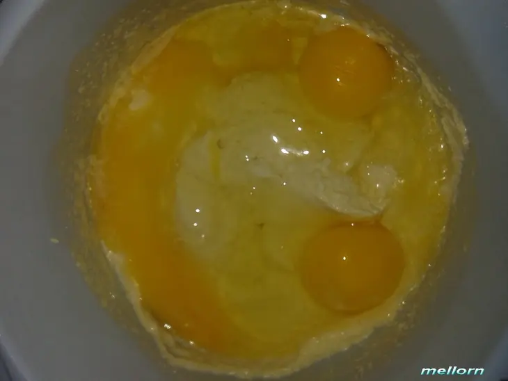 Кексы йогуртовые с рассольным сыром: шаг 3