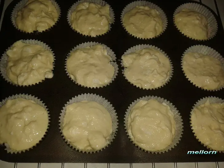 Кексы йогуртовые с рассольным сыром: шаг 6