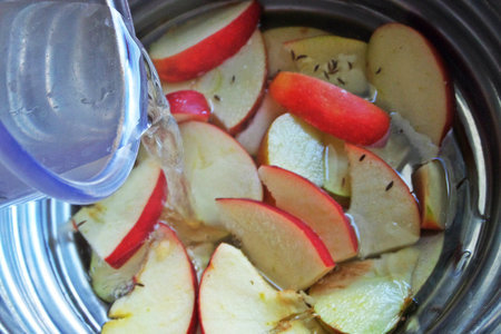 Вишнёвый компот на яблочном отваре: шаг 3