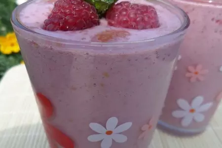 Молочный коктейль с малиной: шаг 7