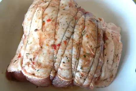 Мясная "тельняшка" или свинина, фаршированная курицей: шаг 11