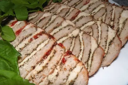 Мясная "тельняшка" или свинина, фаршированная курицей: шаг 15