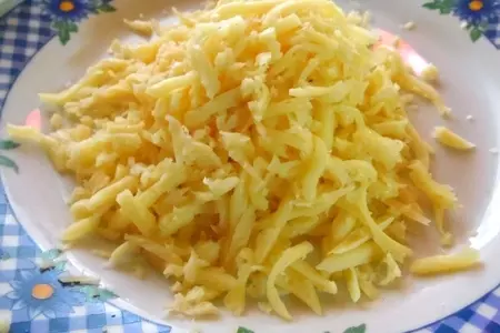 Молодой картофель с творожным сыром, зеленью и грибами: шаг 3
