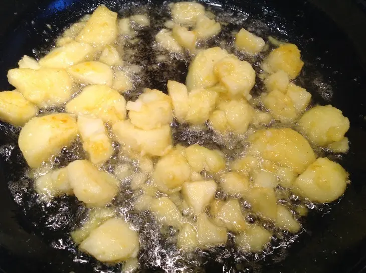 Тёплый салат с кедровыми орешками: шаг 4