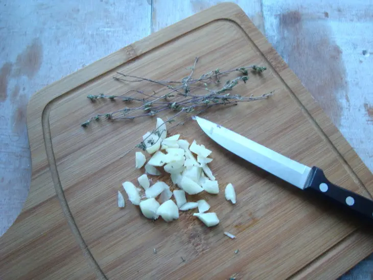 Кабачковая запеканка с брынзой и пармезаном: шаг 2