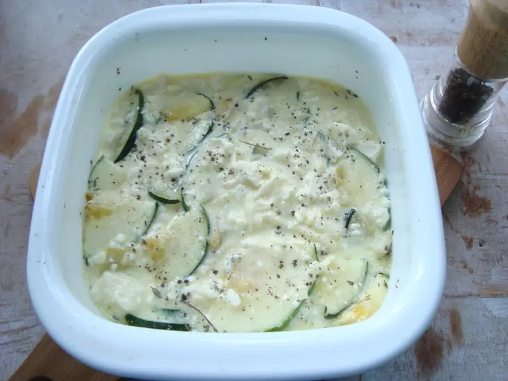 Кабачковая запеканка с брынзой и пармезаном: шаг 9