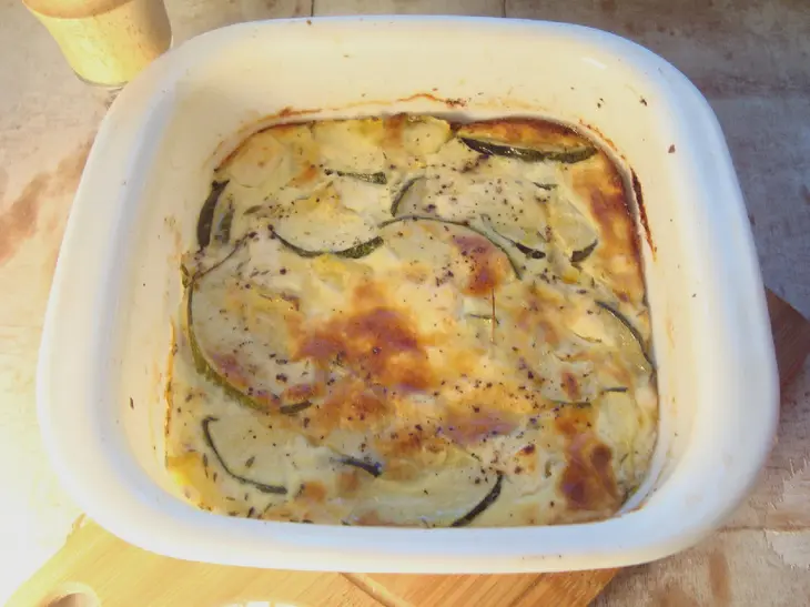 Кабачковая запеканка с брынзой и пармезаном: шаг 10