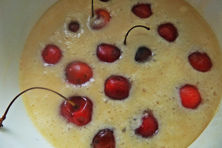 Клафути с ягодами: шаг 6