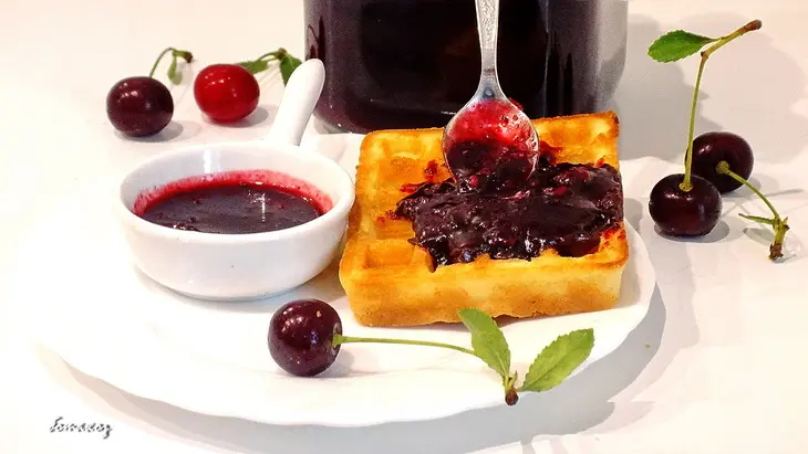 Вишневой варенье с шоколадом и миндалем: шаг 8