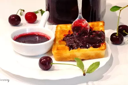 Вишневой варенье с шоколадом и миндалем: шаг 8