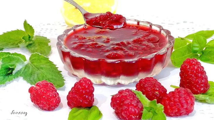 Малиновое варенье с лимоном и базиликом: шаг 7
