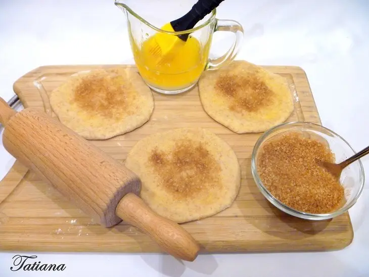 Булочки-"розочки" с отрубями и корицей: шаг 5