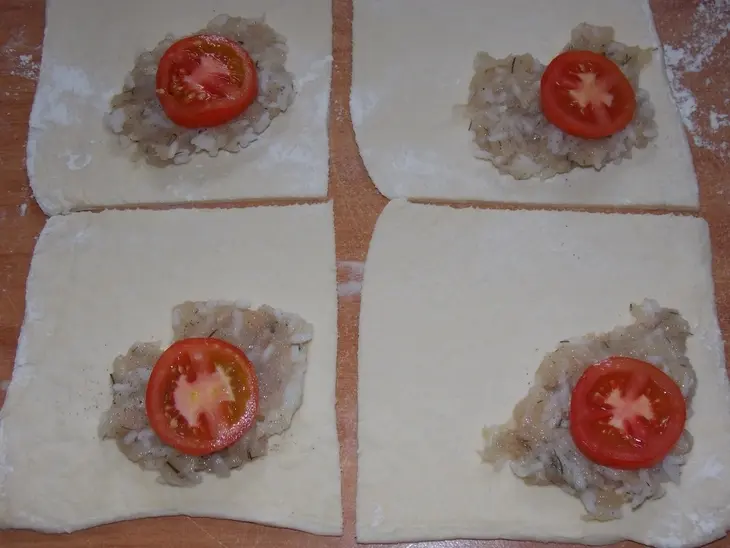 Быстрые пирожки с курицей и рисом.: шаг 6