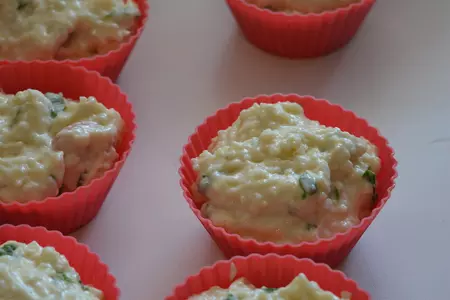 Пшенные кексы-запеканки с сосисками: шаг 8