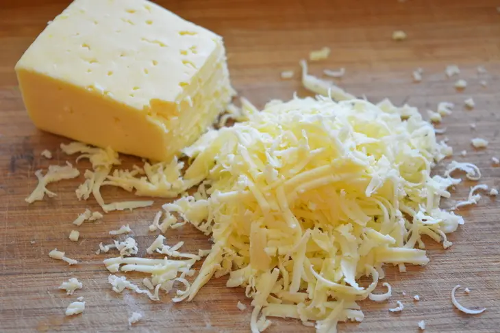 Гречневый омлет с сыром и зеленым луком: шаг 3