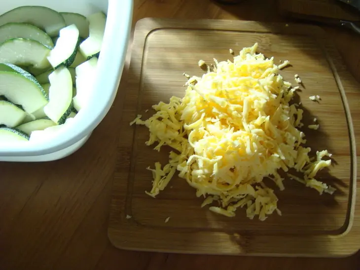 Овощи, запеченные в духовке с сыром: шаг 3