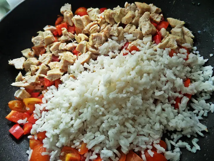Закрытый пирог с рисом и курицей: шаг 6