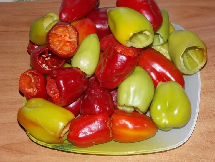Перец, фаршированный пшеном, капустой и фаршем.: шаг 2
