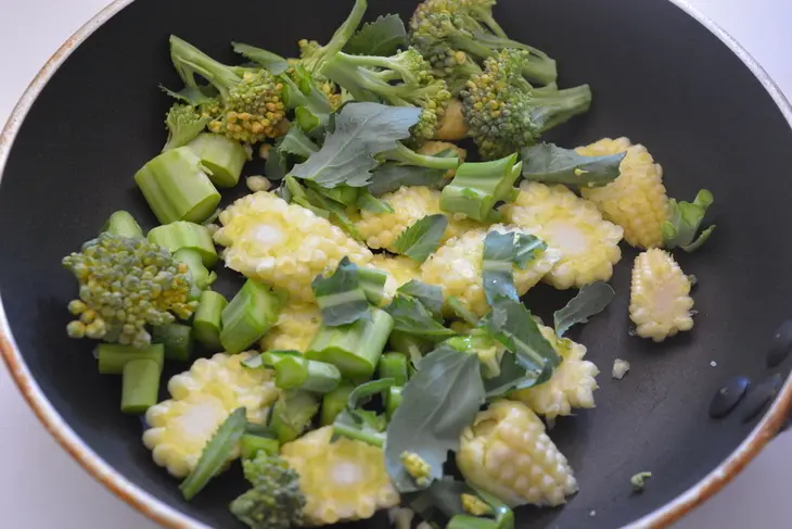 Диетическая овсянка с молодой кукурузой и брокколи: шаг 4