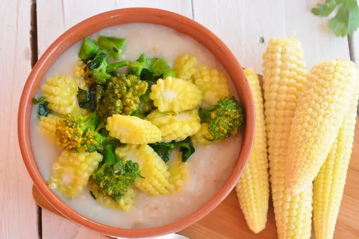 Диетическая овсянка с молодой кукурузой и брокколи: шаг 5