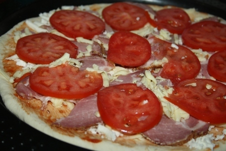 Пицца с помидорами и шинкой "мультипекарь": шаг 5
