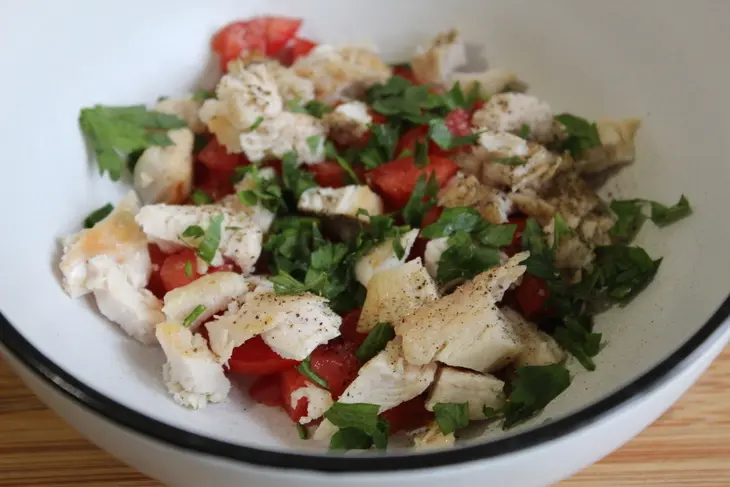 Горячий сэндвич с курицей, помидорами и сыром: шаг 1