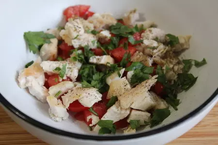Горячий сэндвич с курицей, помидорами и сыром: шаг 1