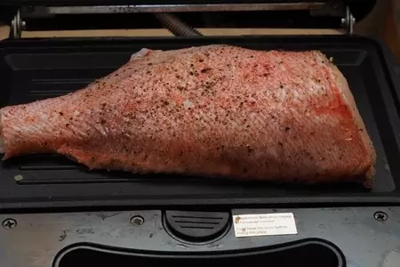 Окунь на гриле  с соусом и овощами: шаг 3