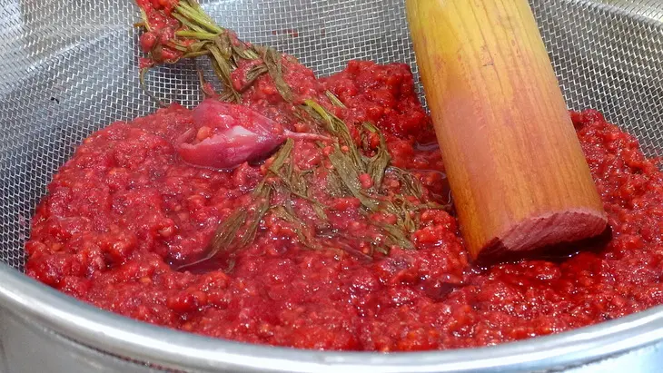 Малиновый джем с эстрагоном и перцем: шаг 3